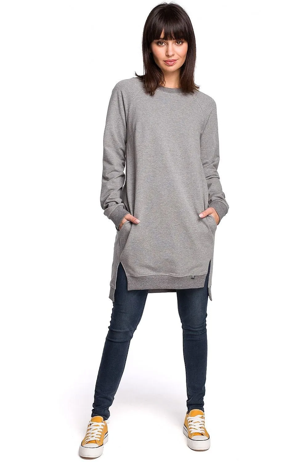 Chic Ribbed Sweatshirt with Convenient Front Pockets