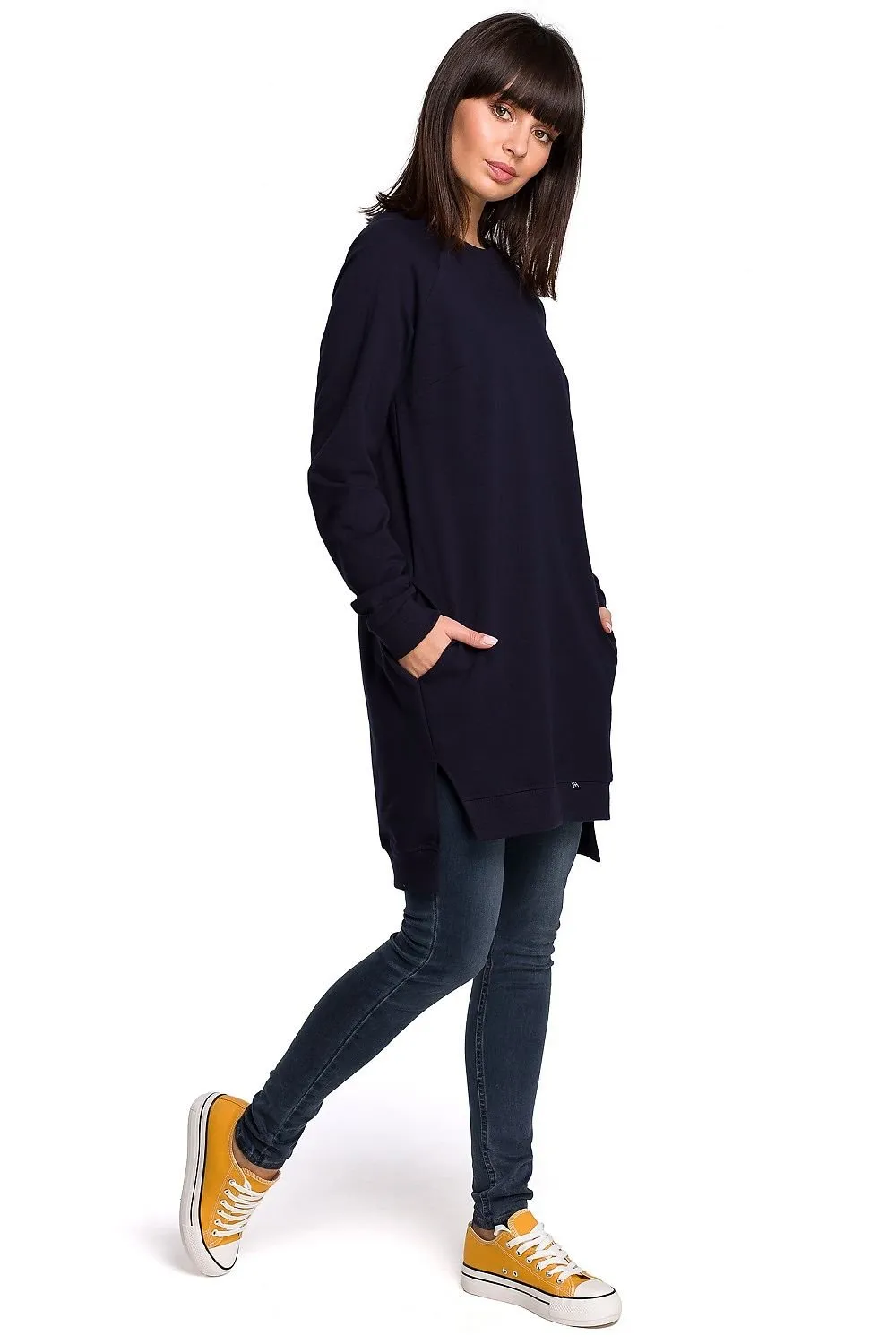 Chic Ribbed Sweatshirt with Convenient Front Pockets