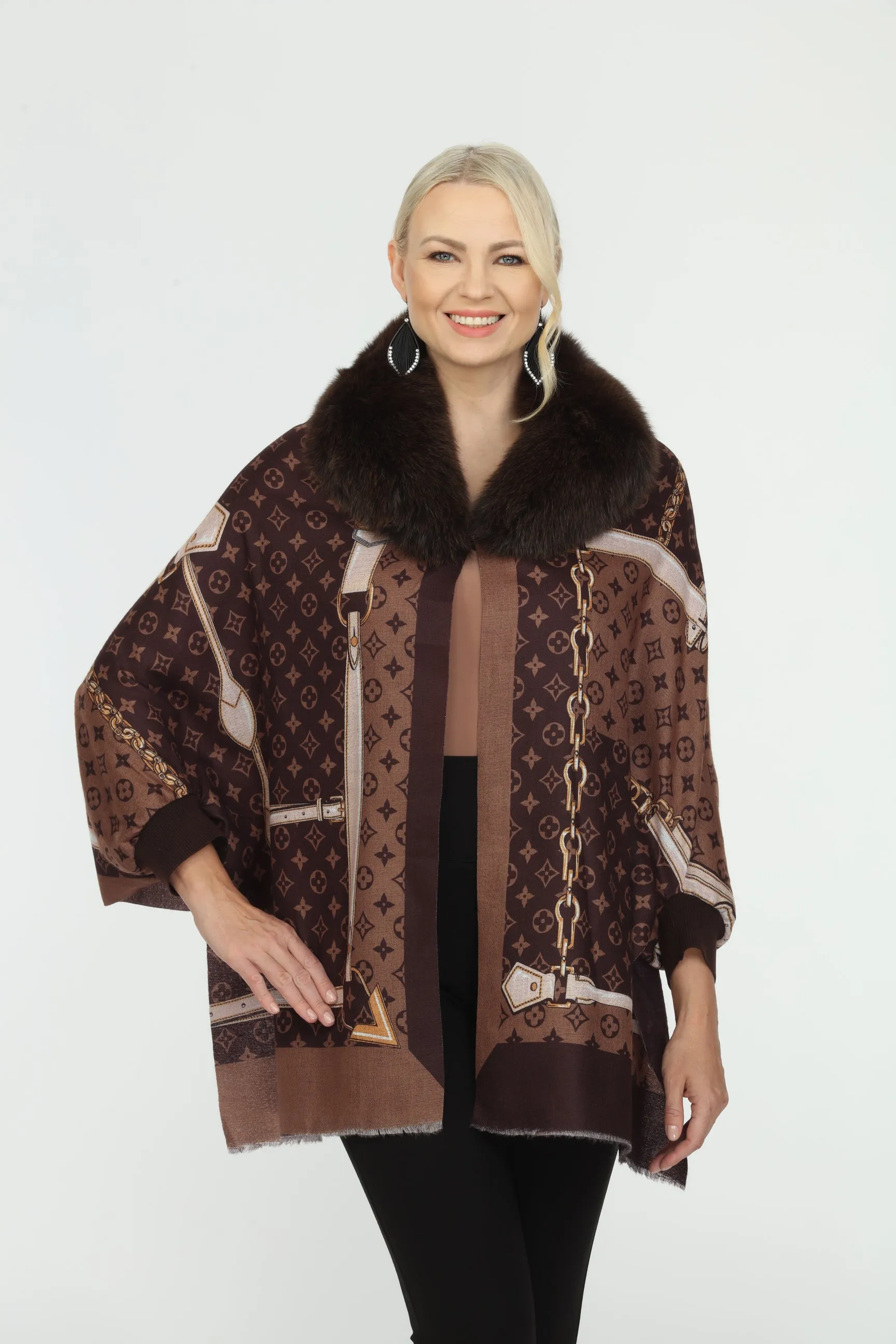 OO LA LA Detachable Fur Collar Cape Boho Chic M5170