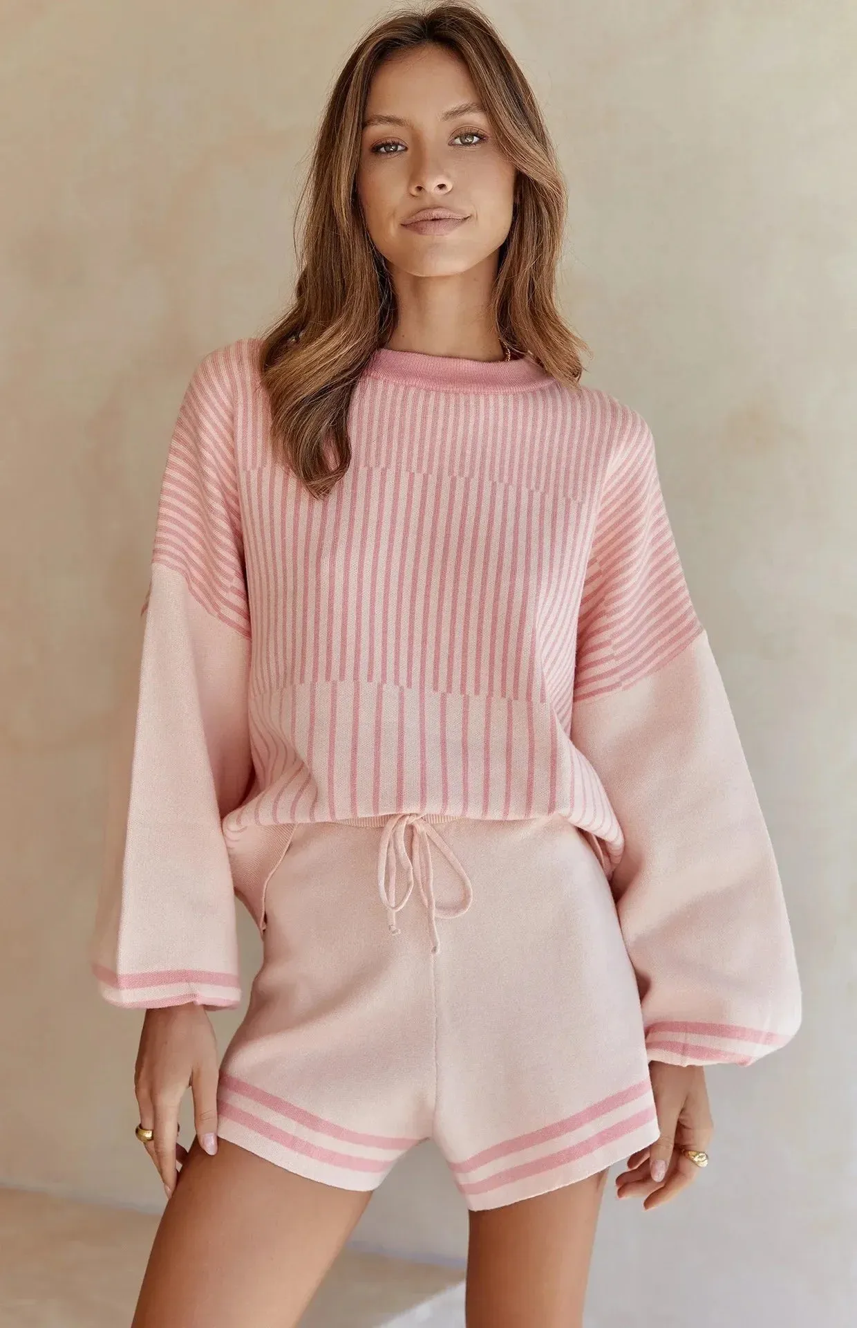 Relaxed Lounge Wear Two-Piece Set with Drop-Shoulder Sweatshirt & Shorts