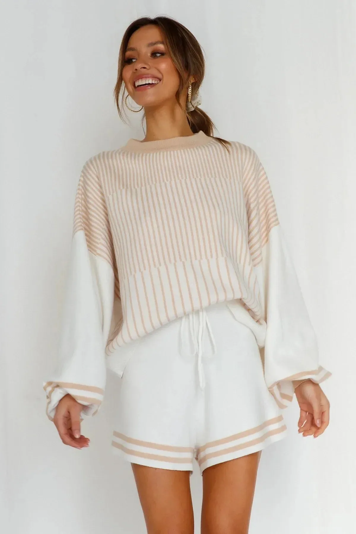 Relaxed Lounge Wear Two-Piece Set with Drop-Shoulder Sweatshirt & Shorts