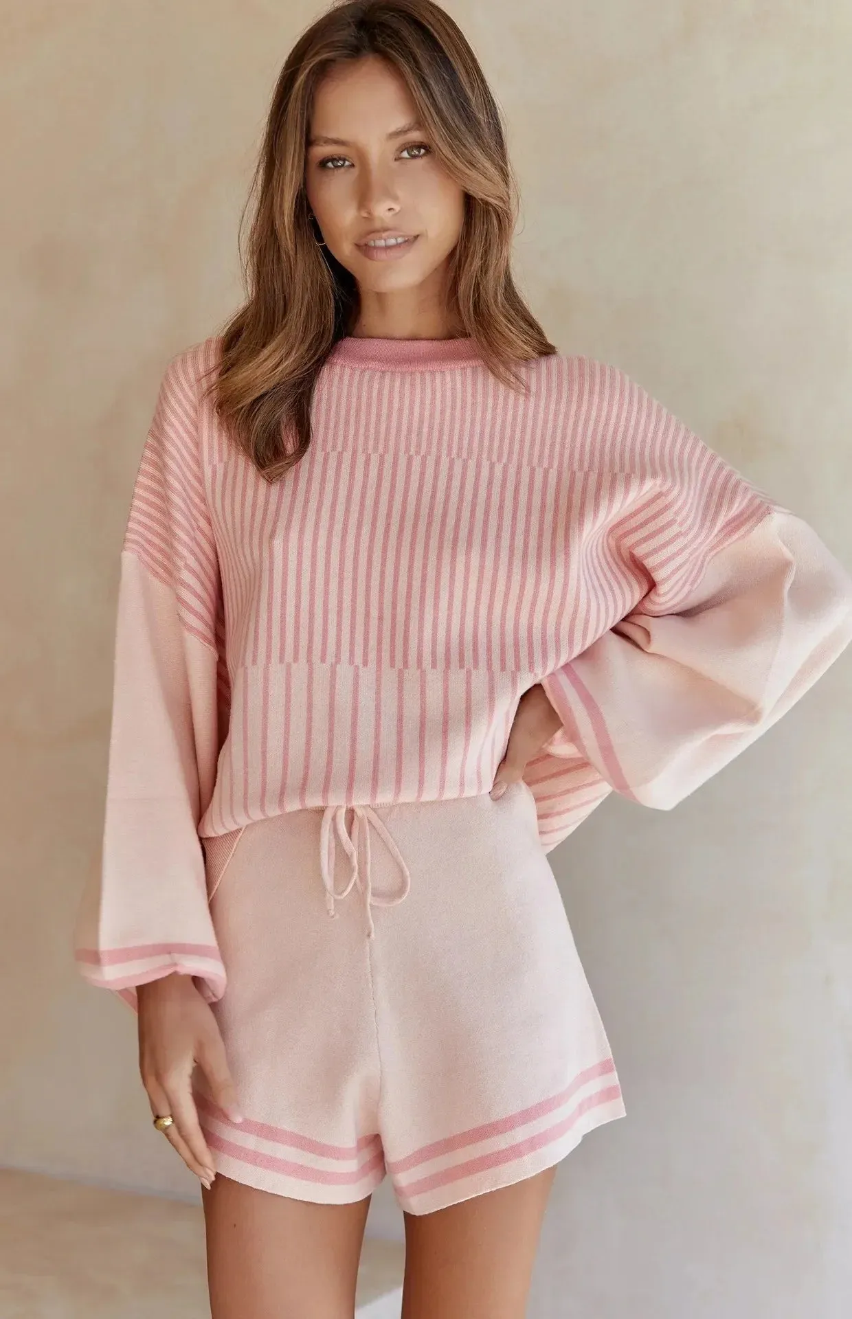 Relaxed Lounge Wear Two-Piece Set with Drop-Shoulder Sweatshirt & Shorts