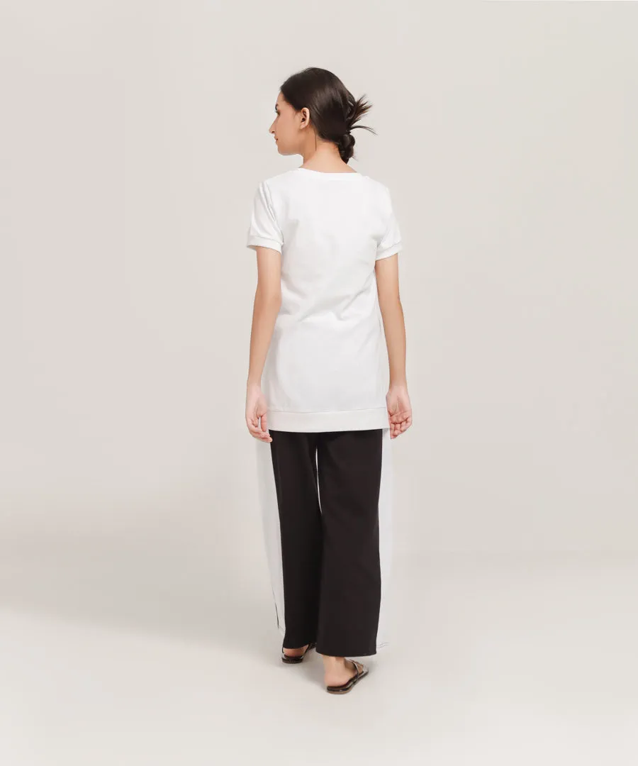 Women's V-Neck Relaxed Fit Tee